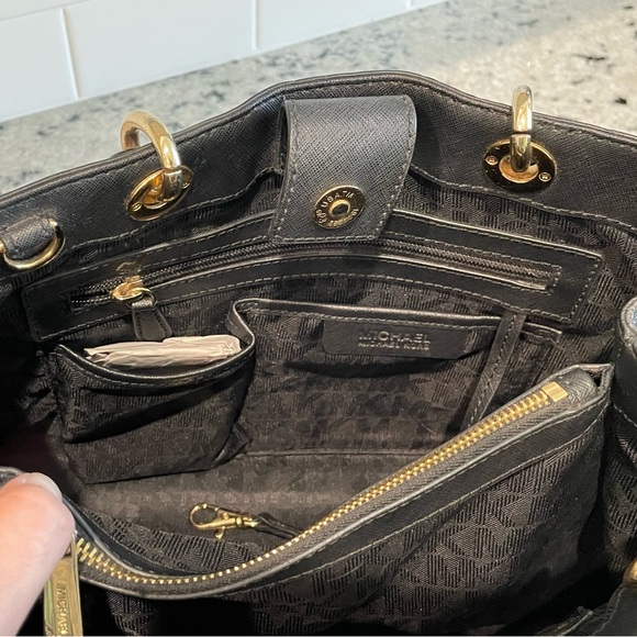 Michael Kors- Cynthia medium black satchel- 30S3TCYS2L - Picture 8 of 11